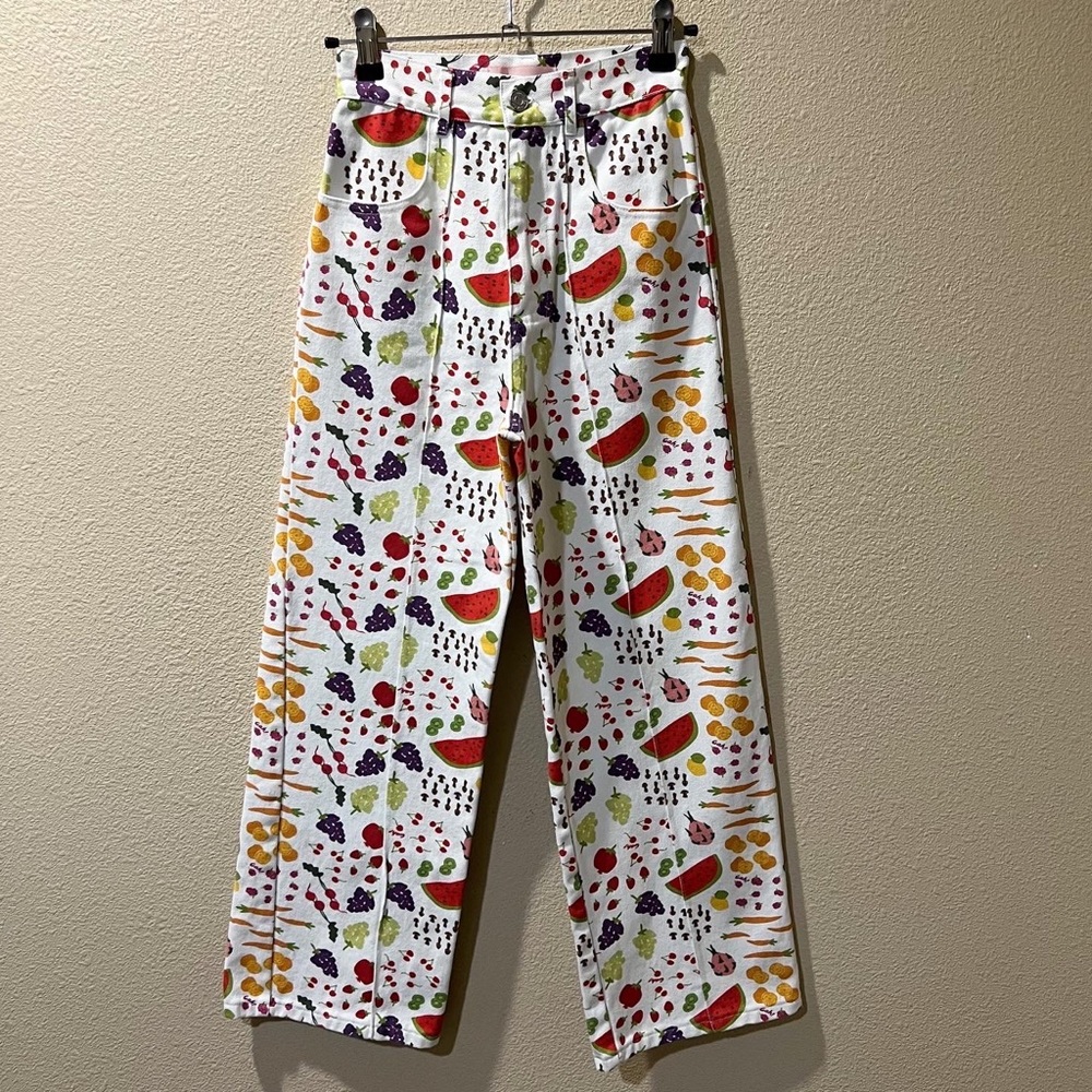 Lisa Says Gah farmers market fruit jeans 🍉🍊🍓🍇 - Picture 3 of 7